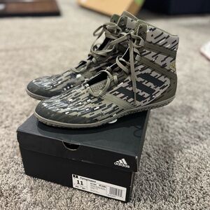 Men’s Adidas Digit Camo Flying Impact Wrestling Shoes, size 11